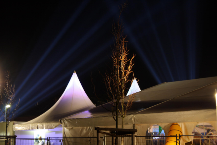 pagodendach-beleuchtet