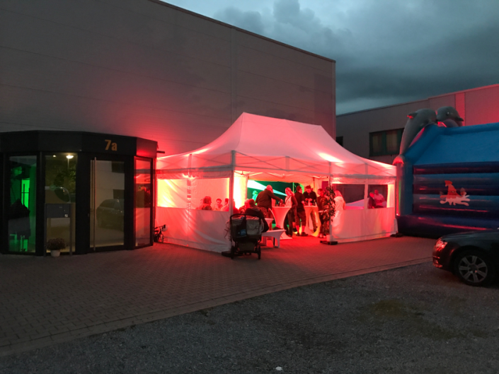 galerie-beleuchtetes-faltzelt