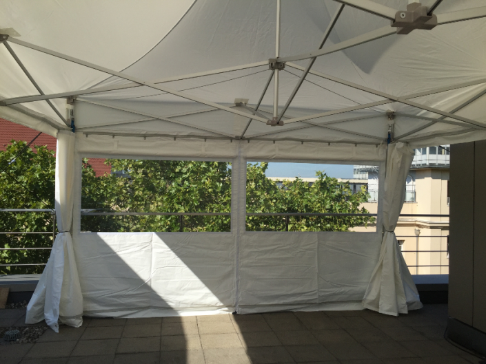 Faltzelt mit Fenster galerie-seitenplane-mit-fenster