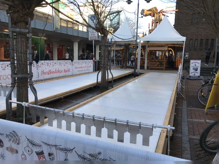 Eisstockschießen galerie-eisbahn-mit-pagoden