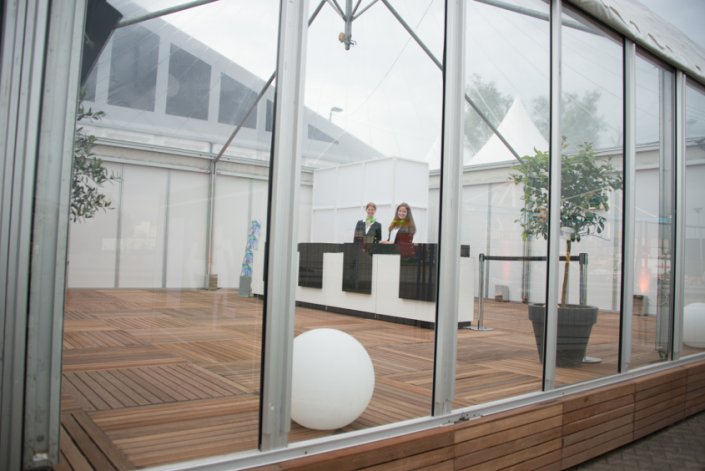 Fassade aus Glas glaszelt