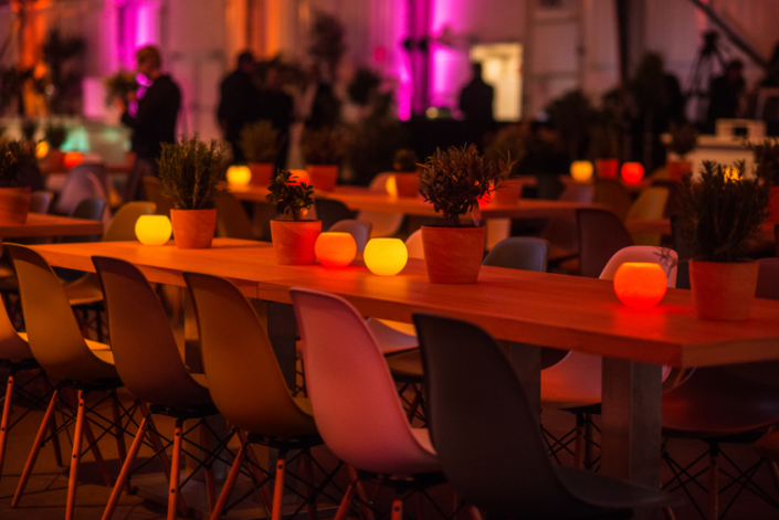 Tisch mit Stühlen galerie-designerstuehle